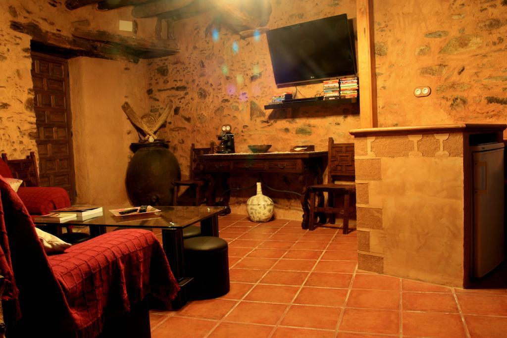 La Boticaria Casa Rural Apartamento Descargamaria Bagian luar foto