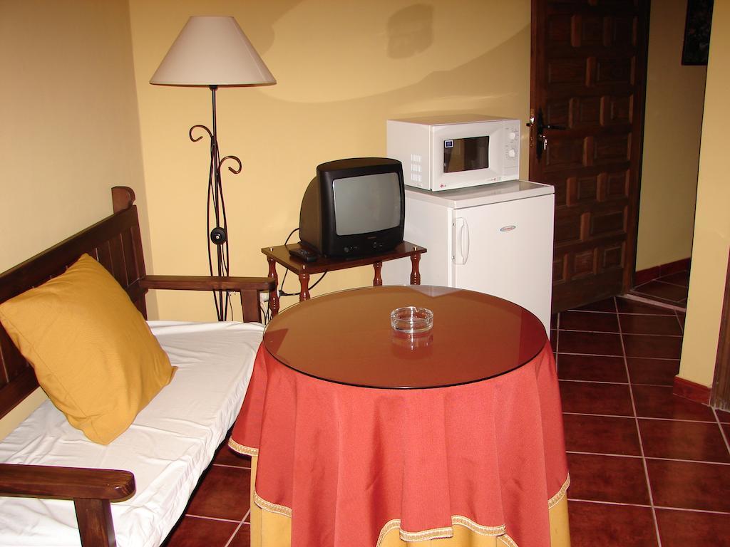 La Boticaria Casa Rural Apartamento Descargamaria Bagian luar foto