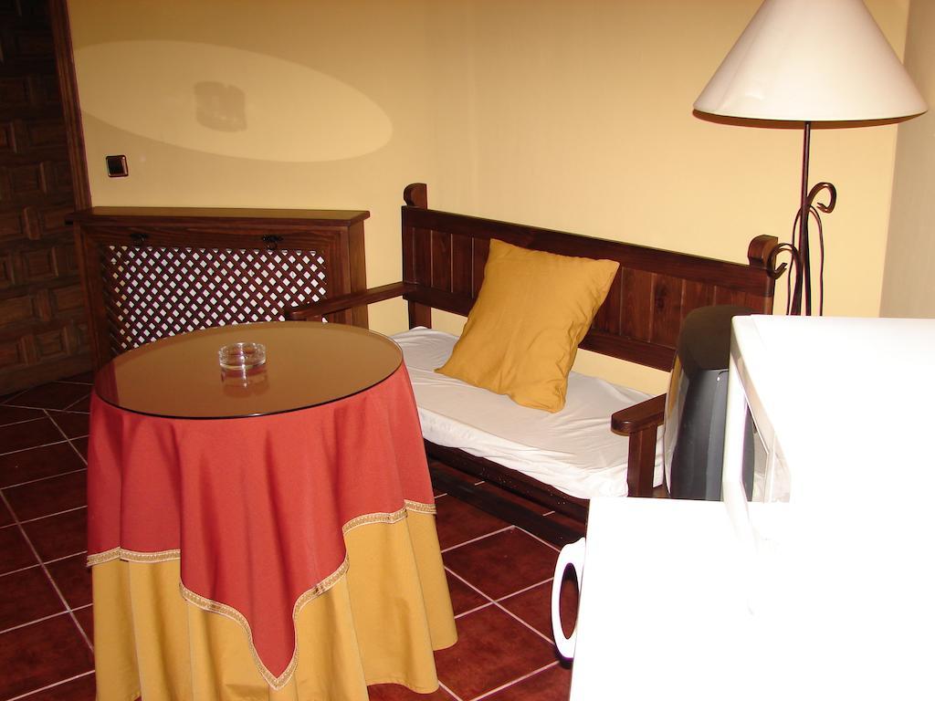 La Boticaria Casa Rural Apartamento Descargamaria Ruang foto
