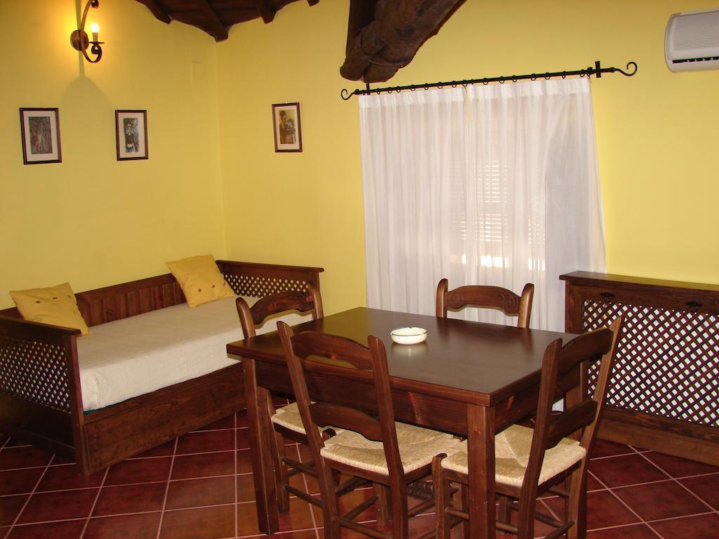 La Boticaria Casa Rural Apartamento Descargamaria Ruang foto