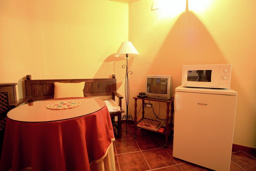 La Boticaria Casa Rural Apartamento Descargamaria Bagian luar foto