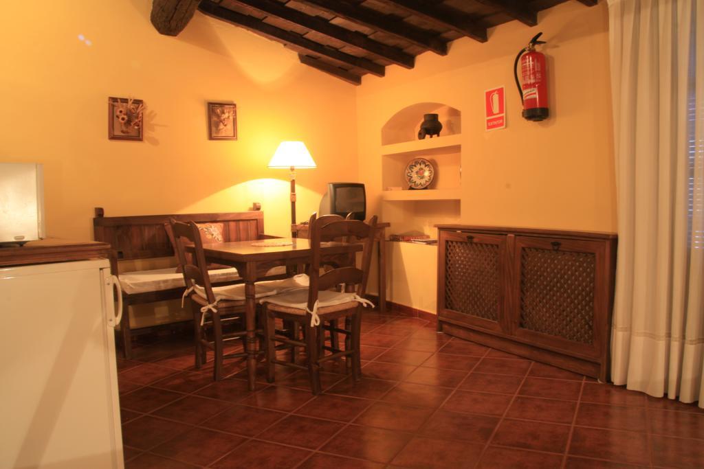 La Boticaria Casa Rural Apartamento Descargamaria Bagian luar foto
