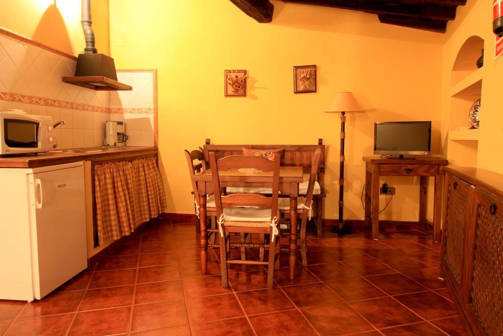 La Boticaria Casa Rural Apartamento Descargamaria Bagian luar foto